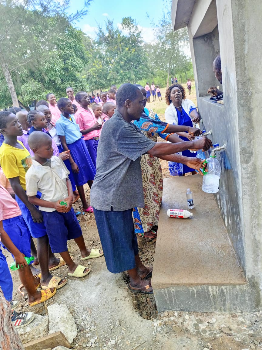 Providing Drinking Water to Children in Kenya